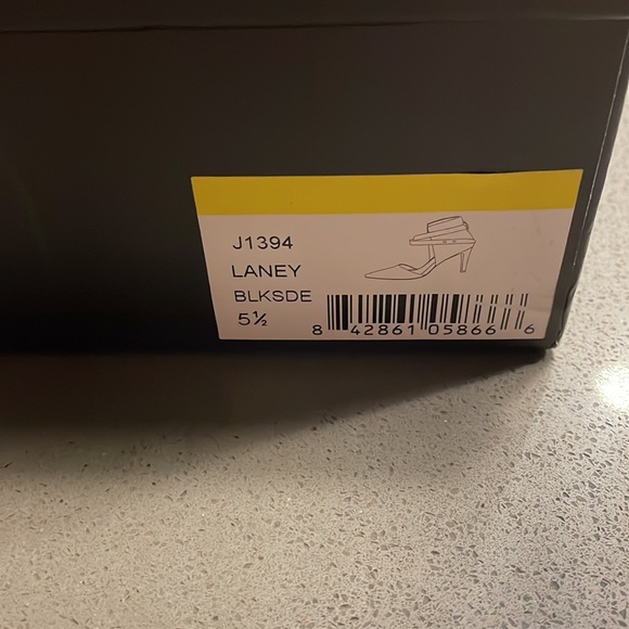 Joes laney pumps size 5.5 - Picture 5 of 5